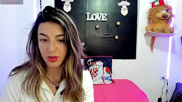 queen-natty online show from December 3, 3:09 am