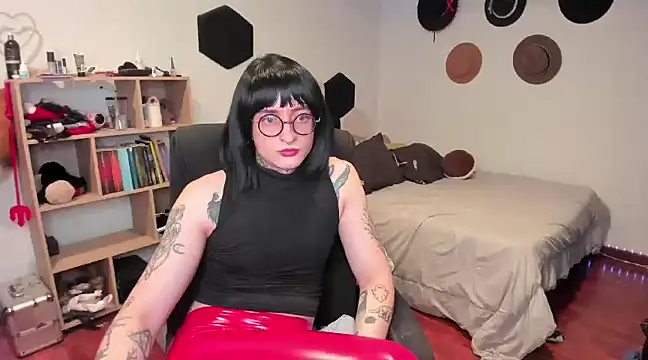 ShiiraVelkor online show from December 27, 12:45 pm