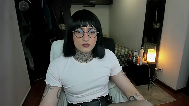 ShiiraVelkor online show from September 13, 9:53 am