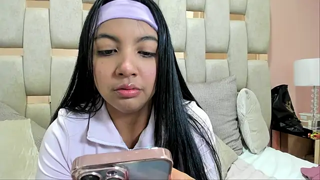 nicole fisherr online show from March 10, 7:35 am