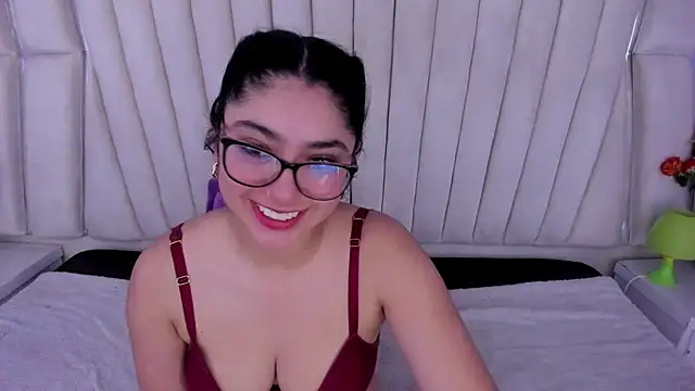 Snapshot of Lucy_Anall_ chatting on December 20, 12:30 am Lucy Anall online show from December 20, 12:30 am