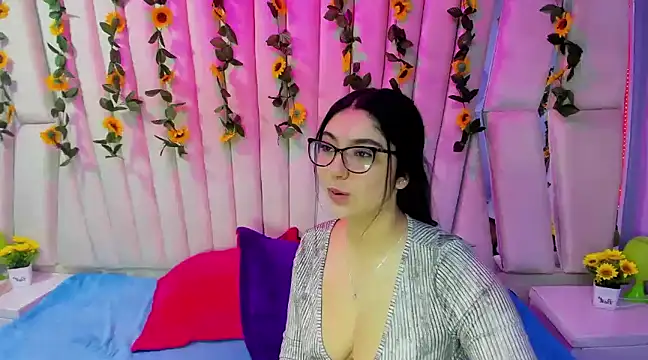 Snapshot of Lucy_Anall_ chatting on January 15, 9:51 pm Lucy Anall online show from January 15, 9:51 pm