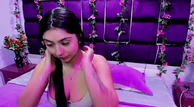 Snapshot of Lucy_Anall_ chatting on March 5, 12:05 am Lucy Anall online show from March 5, 12:05 am