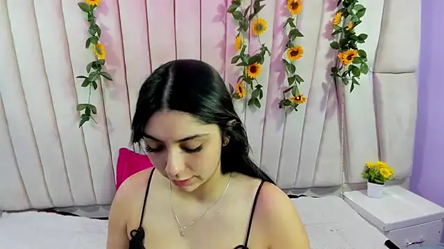 Snapshot of Lucy_Anall_ chatting on October 3, 7:33 pm Lucy Anall online show from October 3, 7:33 pm