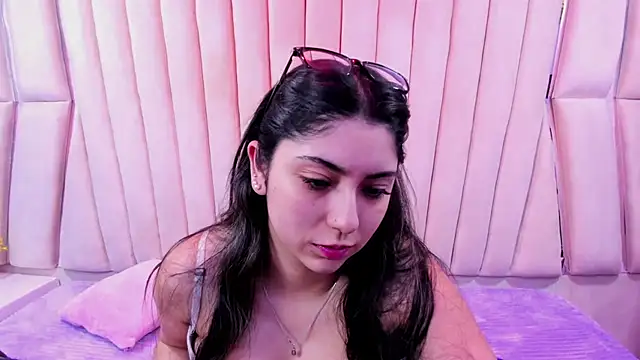 Snapshot of Lucy_Anall_ chatting on November 26, 10:00 pm Lucy Anall online show from November 26, 10:00 pm