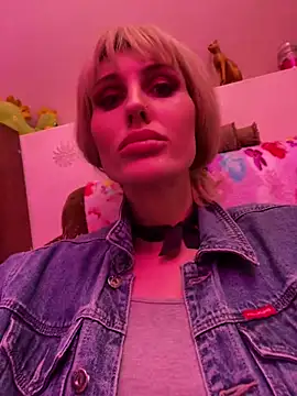 Snapshot of Kamila151 chatting on January 10, 9:31 pm Kamila151 online show from January 10, 9:31 pm