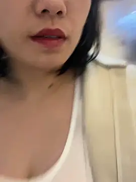 Snapshot of Bella0815 chatting on December 26, 6:52 am Bella0815 online show from December 26, 6:52 am