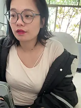 Snapshot of Bella0815 chatting on December 29, 6:14 am Bella0815 online show from December 29, 6:14 am