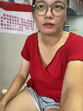 Snapshot of Bella0815 chatting on September 14, 6:56 am Bella0815 online show from September 14, 6:56 am