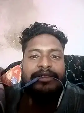 Snapshot of desicockblack chatting on December 7, 4:47 pm desicockblack online show from December 7, 4:47 pm