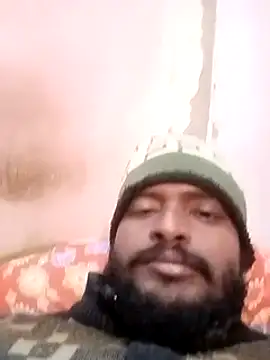 Snapshot of desicockblack chatting on January 1, 8:35 am desicockblack online show from January 1, 8:35 am