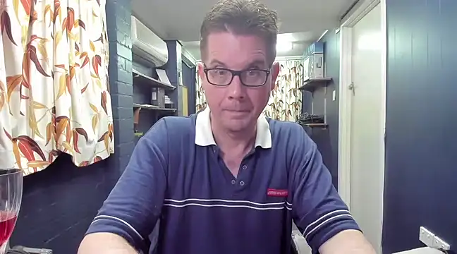 tilobinder online show from December 15, 4:26 pm