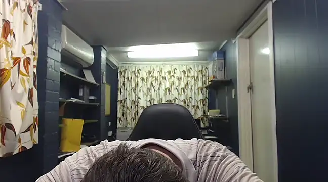 tilobinder online show from March 21, 6:18 pm