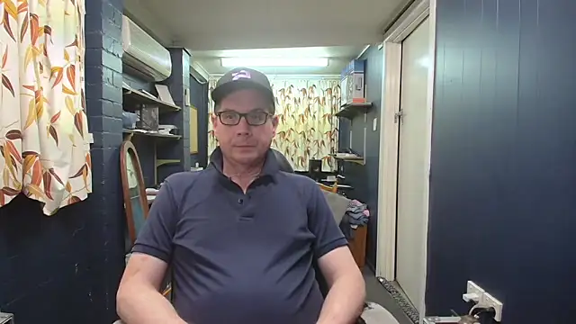 tilobinder online show from October 8, 1:53 pm