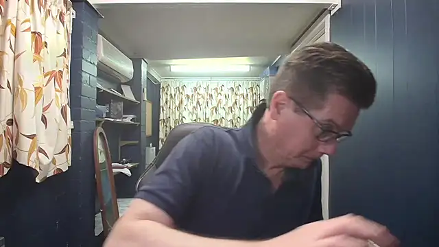 tilobinder online show from October 10, 1:54 pm