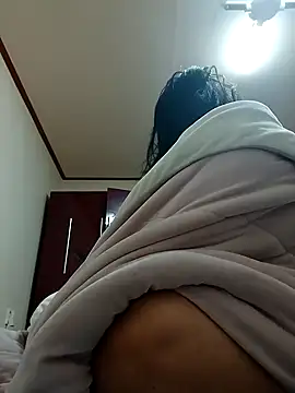 hello098712 online show from February 10, 9:36 am