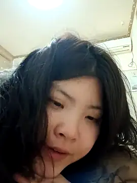 hello098712 online show from February 24, 10:26 am