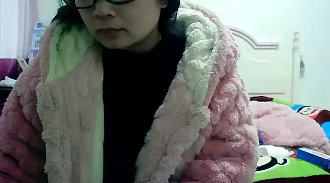 Snapshot of CN-Xiaoxi chatting on March 3, 12:04 am CN-Xiaoxi online show from March 3, 12:04 am