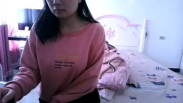 Snapshot of CN-Xiaoxi chatting on November 22, 3:27 am CN-Xiaoxi online show from November 22, 3:27 am