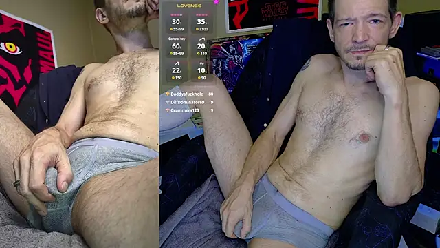 Snapshot of MasterForgedRayy chatting on December 13, 2:10 am MasterForgedRayy online show from December 13, 2:10 am