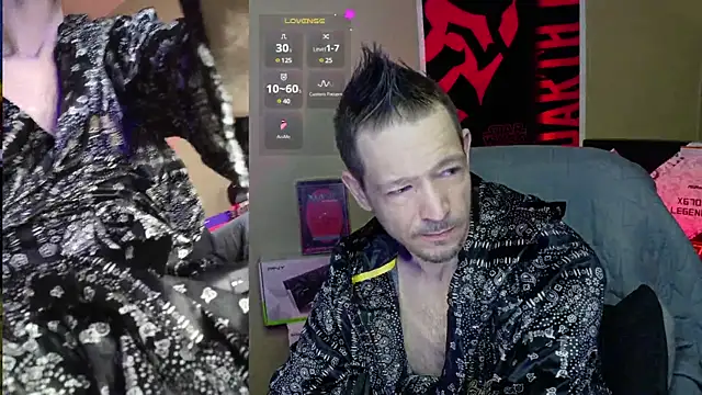 Snapshot of MasterForgedRayy chatting on January 23, 4:52 am MasterForgedRayy online show from January 23, 4:52 am