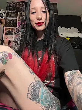 Snapshot of MissMidnightUK chatting on May 12, 11:46 pm MissMidnightUK online show from May 12, 11:46 pm