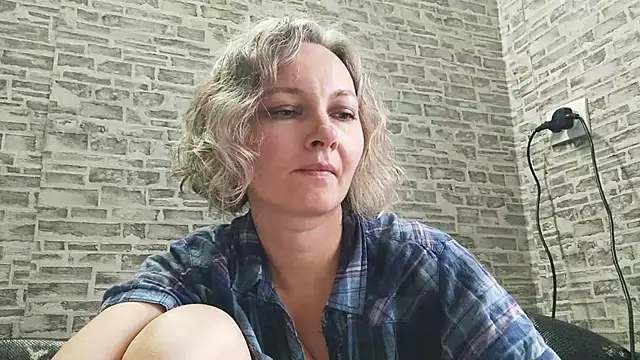 EdithManning online show from January 13, 10:58 am