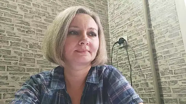 EdithManning online show from January 21, 9:03 am