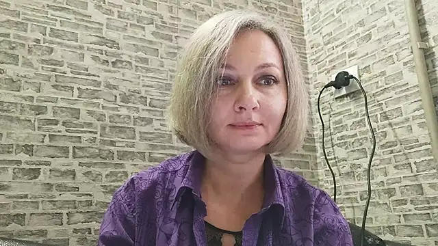 EdithManning online show from February 3, 6:34 am