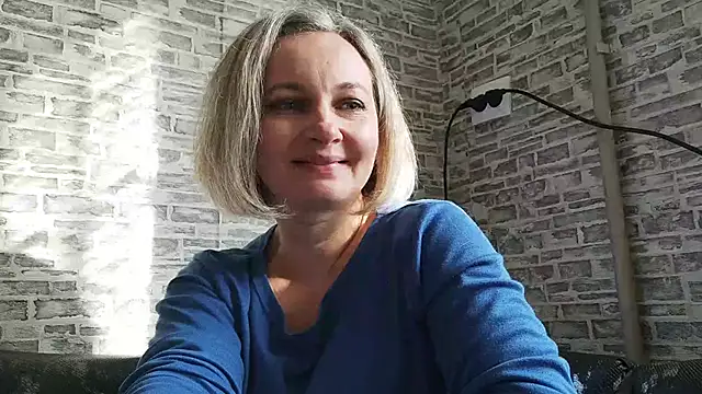 EdithManning online show from February 10, 9:25 am