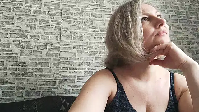 EdithManning online show from March 3, 9:22 am