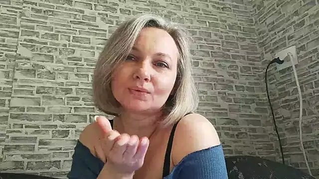 EdithManning online show from March 10, 6:05 am