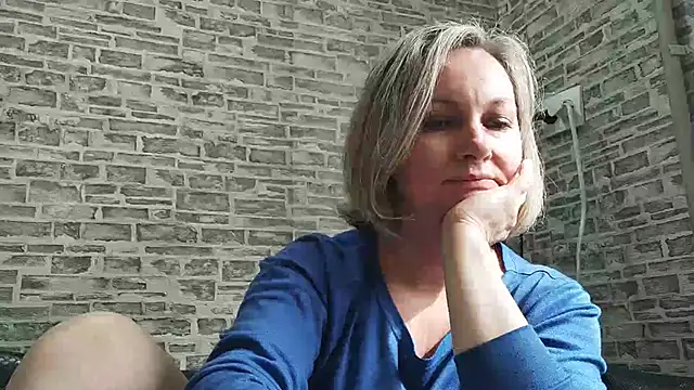 EdithManning online show from March 11, 9:13 am