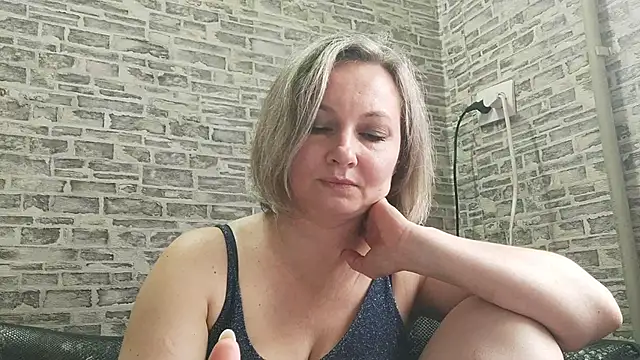 EdithManning online show from March 18, 9:31 am