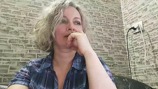 EdithManning online show from March 22, 2:47 pm