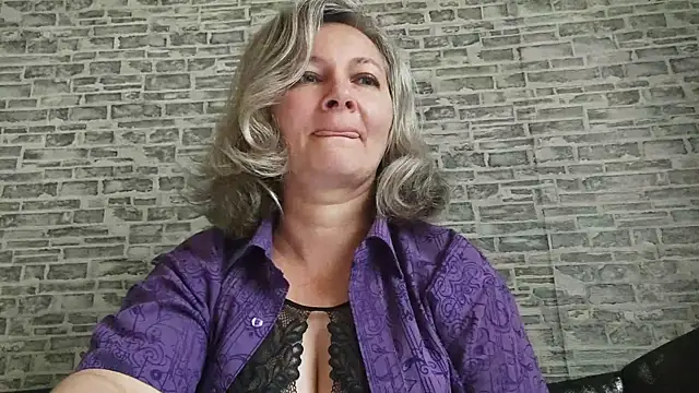 EdithManning online show from September 22, 5:42 am