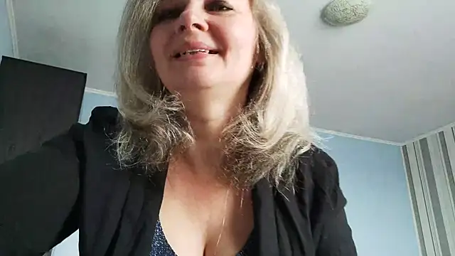 EdithManning online show from March 8, 6:39 am