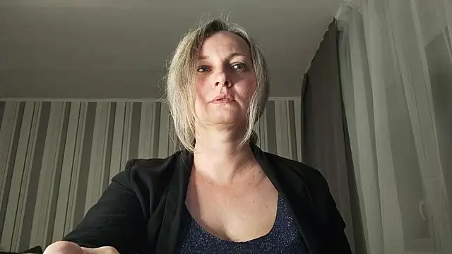 EdithManning online show from March 13, 6:14 pm