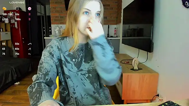 princessaalicc online show from February 6, 12:22 am