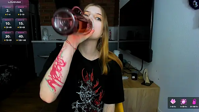 princessaalicc online show from February 28, 3:48 pm