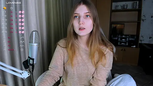 princessaalicc online show from December 3, 12:25 pm