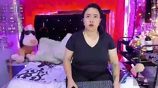 katieeandsharonn online show from January 18, 12:26 pm