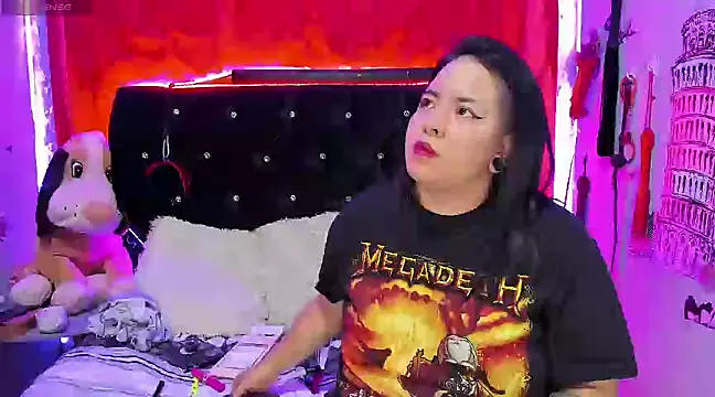 katieeandsharonn online show from February 11, 1:09 pm