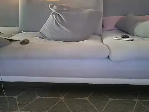 Snapshot of Laure11 chatting on October 16, 4:52 pm Laure11 online show from October 16, 4:52 pm