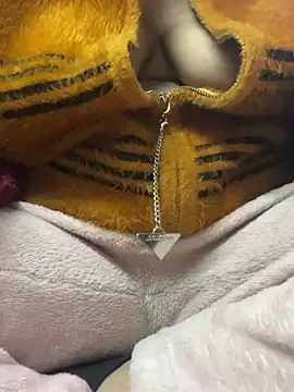 Hot-Anuska online show from January 17, 11:27 am