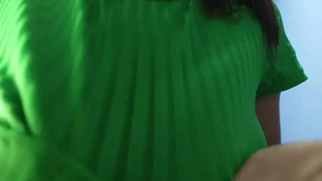 Miaa Thopmson online show from December 14, 1:11 am