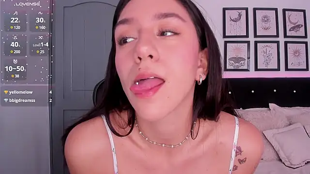 moonlygirl1 online show from January 12, 3:46 pm