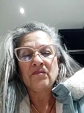 Snapshot of miisevvie_ chatting on February 27, 8:39 am miisevvie online show from February 27, 8:39 am