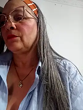 Snapshot of miisevvie_ chatting on March 20, 9:04 am miisevvie online show from March 20, 9:04 am