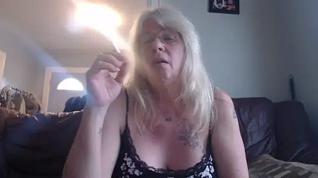 canadiancougar1965 online show from February 6, 2:37 pm